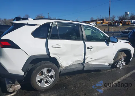 2021 Toyota Rav4 Xle z USA, uszkodzony, nr VIN 2T3W1RFV0MW172108